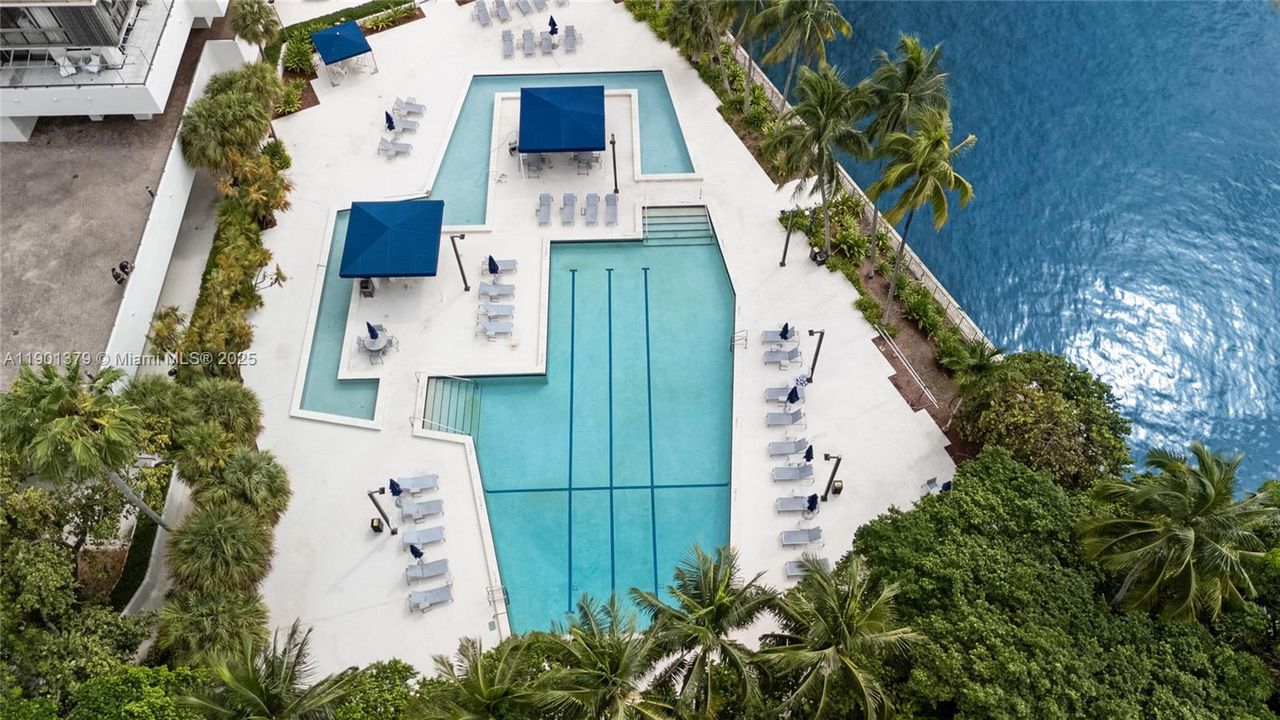 For Rent: $6,000 (2 beds, 2 baths, 1460 Square Feet)