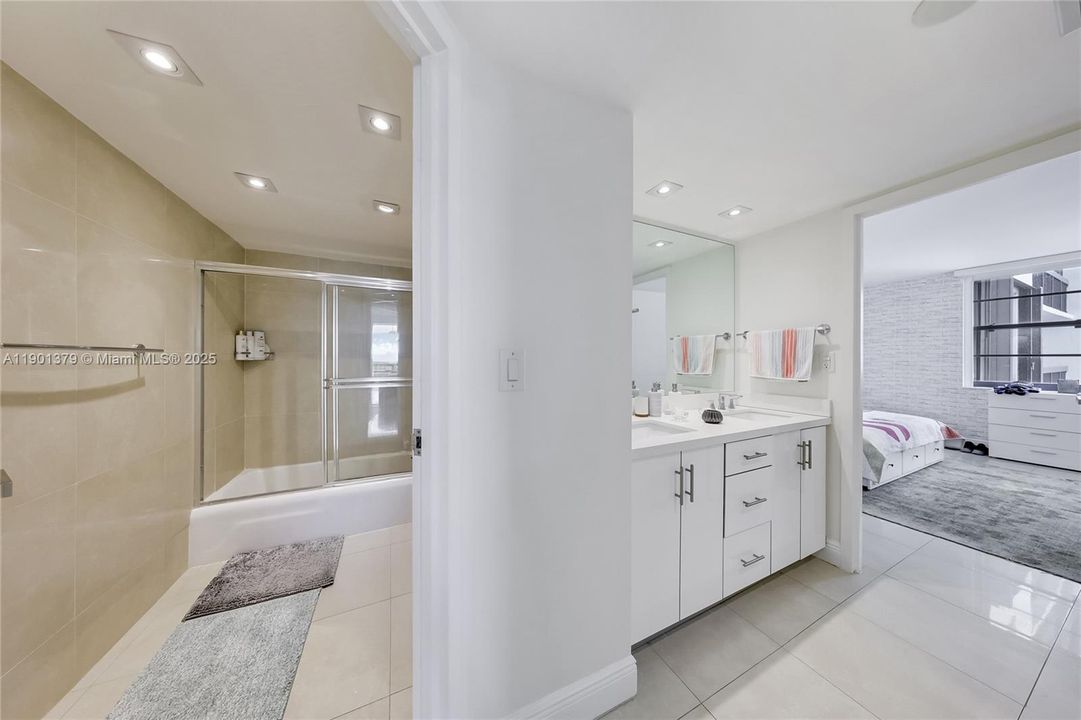 For Rent: $6,000 (2 beds, 2 baths, 1460 Square Feet)