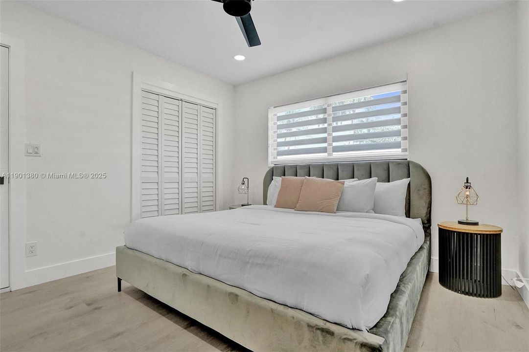 For Sale: $1,995,000 (7 beds, 4 baths, 3825 Square Feet)