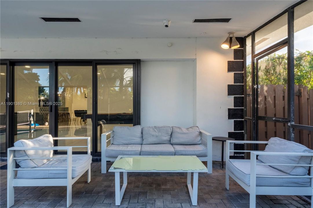 For Sale: $1,995,000 (7 beds, 4 baths, 3825 Square Feet)