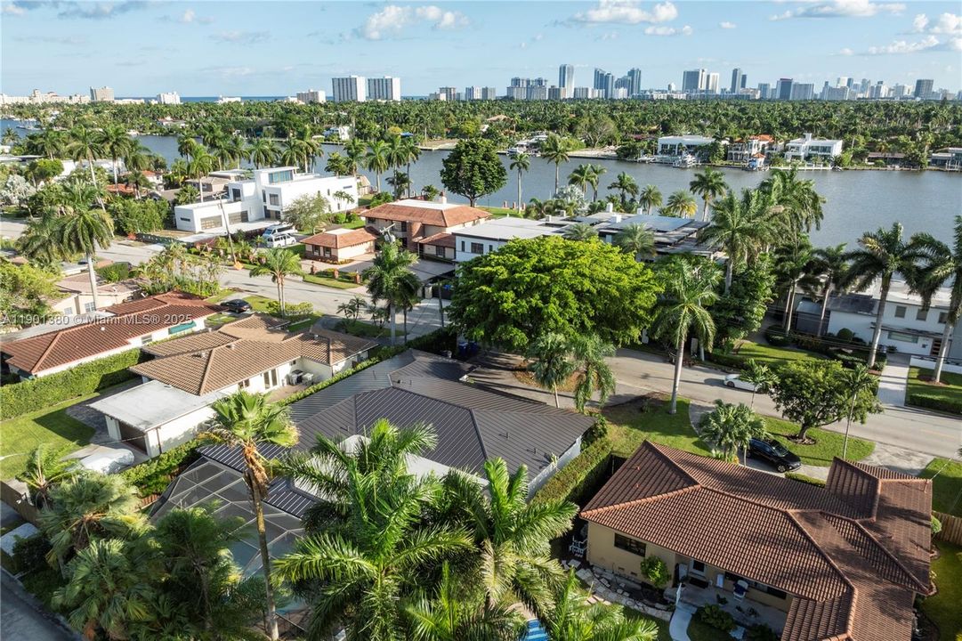 For Sale: $1,995,000 (7 beds, 4 baths, 3825 Square Feet)