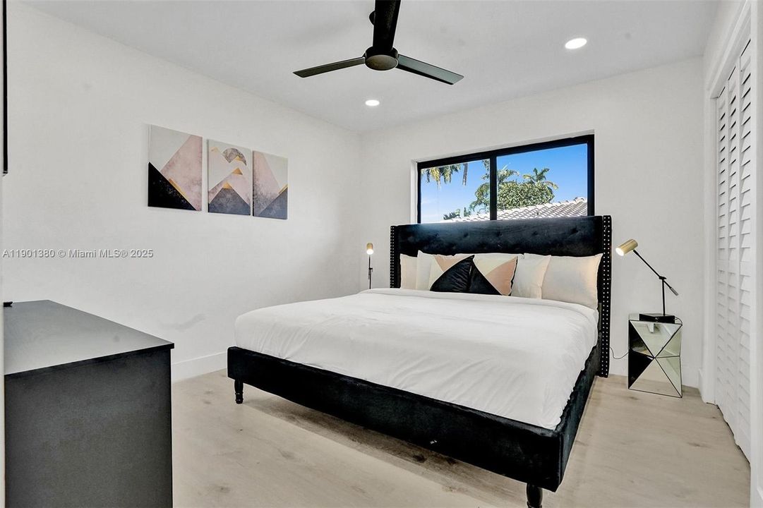 For Sale: $1,995,000 (7 beds, 4 baths, 3825 Square Feet)