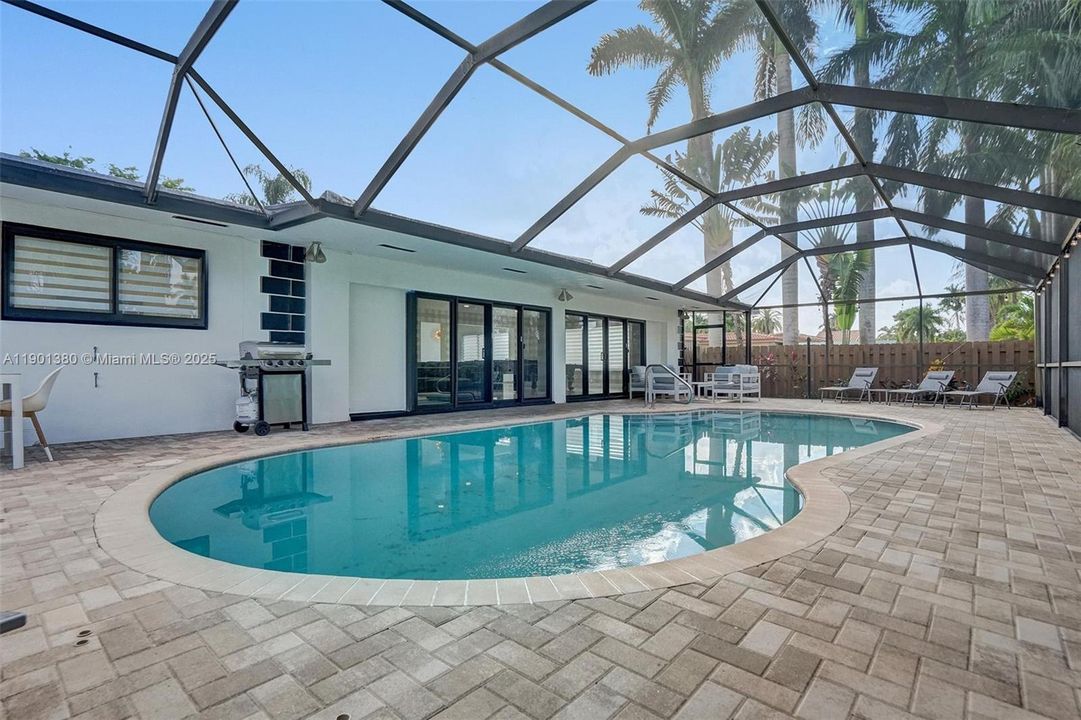 For Sale: $1,995,000 (7 beds, 4 baths, 3825 Square Feet)