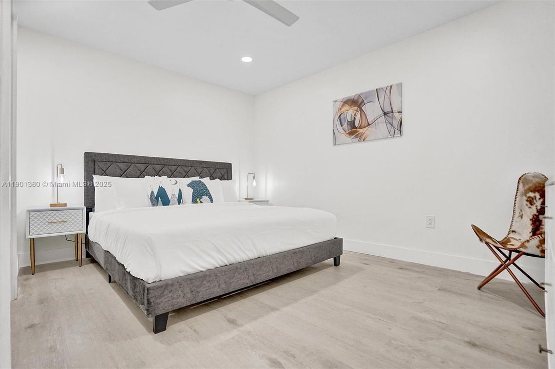 For Sale: $1,995,000 (7 beds, 4 baths, 3825 Square Feet)