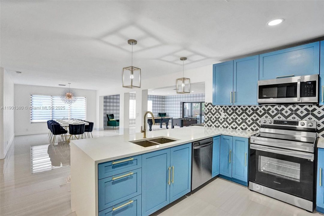 For Sale: $1,995,000 (7 beds, 4 baths, 3825 Square Feet)