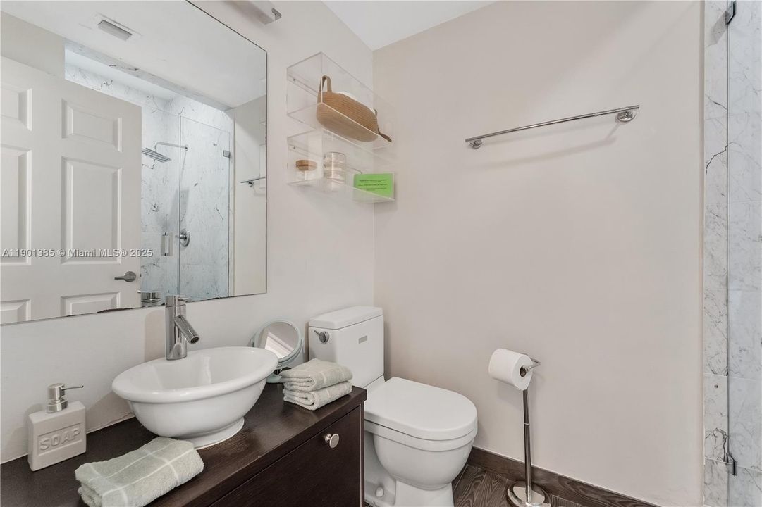 Recently Rented: $2,900 (2 beds, 1 baths, 800 Square Feet)