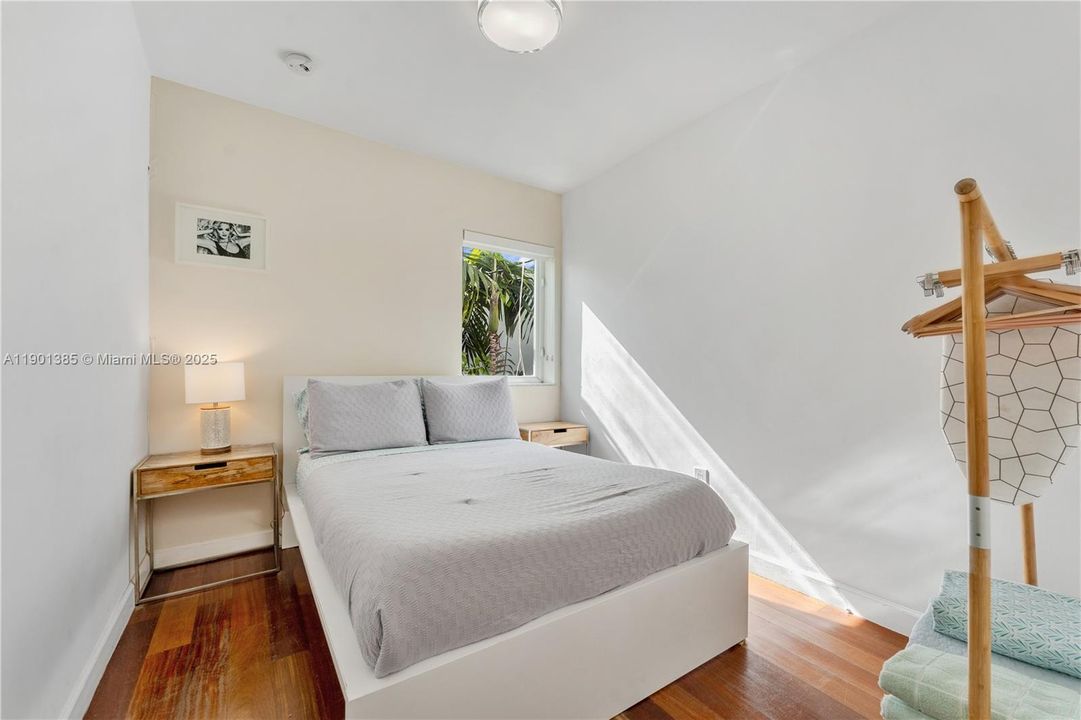 Recently Rented: $2,900 (2 beds, 1 baths, 800 Square Feet)