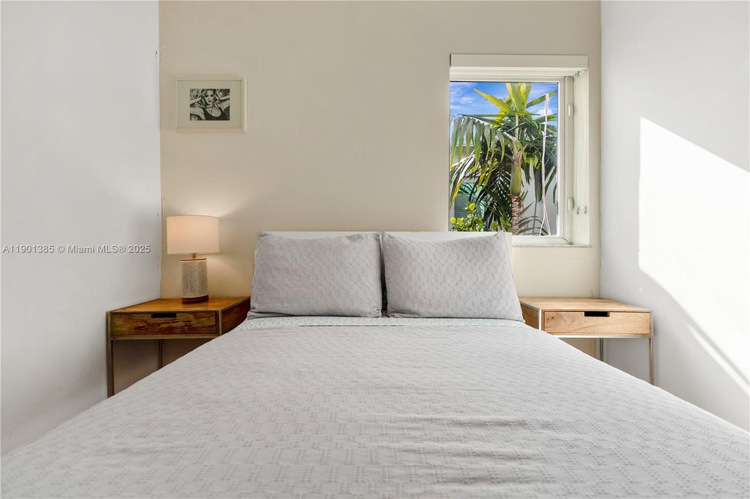 Recently Rented: $2,900 (2 beds, 1 baths, 800 Square Feet)