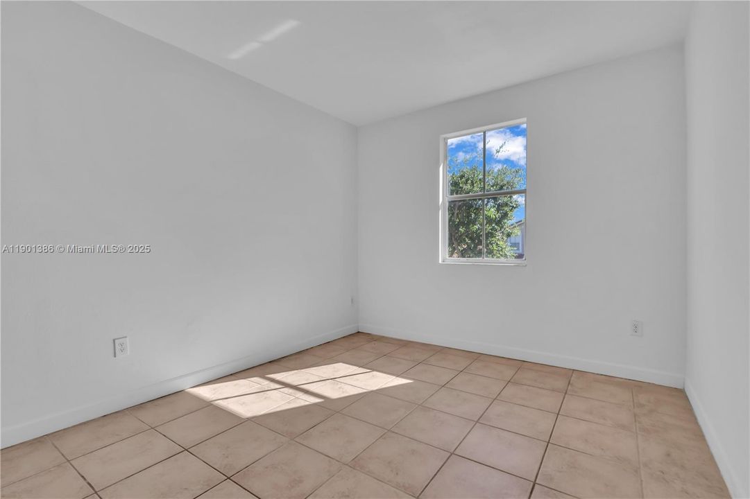 For Rent: $2,850 (4 beds, 3 baths, 1837 Square Feet)