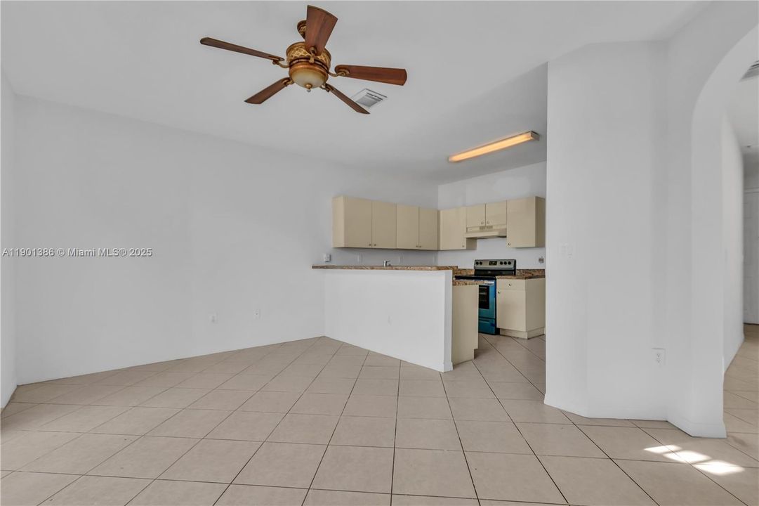 For Rent: $2,850 (4 beds, 3 baths, 1837 Square Feet)