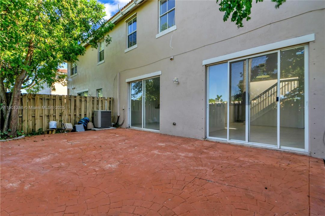 For Rent: $2,850 (4 beds, 3 baths, 1837 Square Feet)