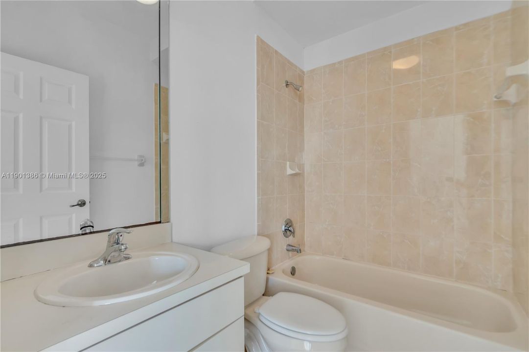 For Rent: $2,850 (4 beds, 3 baths, 1837 Square Feet)