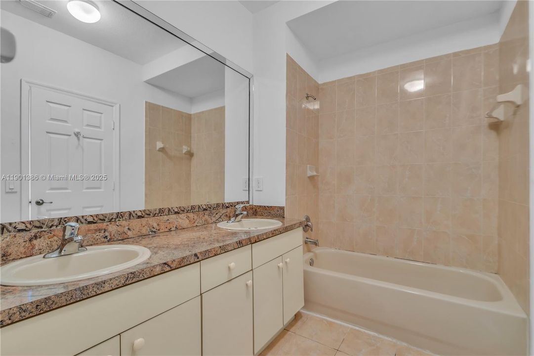 For Rent: $2,850 (4 beds, 3 baths, 1837 Square Feet)