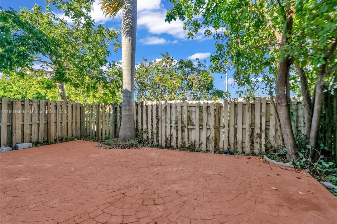 For Rent: $2,850 (4 beds, 3 baths, 1837 Square Feet)