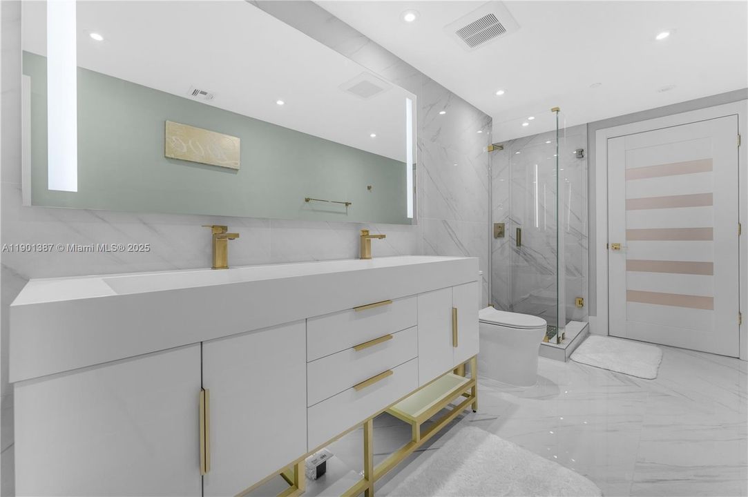 For Sale: $1,590,000 (2 beds, 2 baths, 1654 Square Feet)