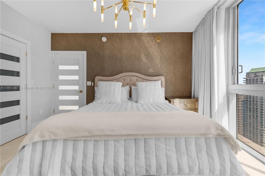 For Sale: $1,590,000 (2 beds, 2 baths, 1654 Square Feet)