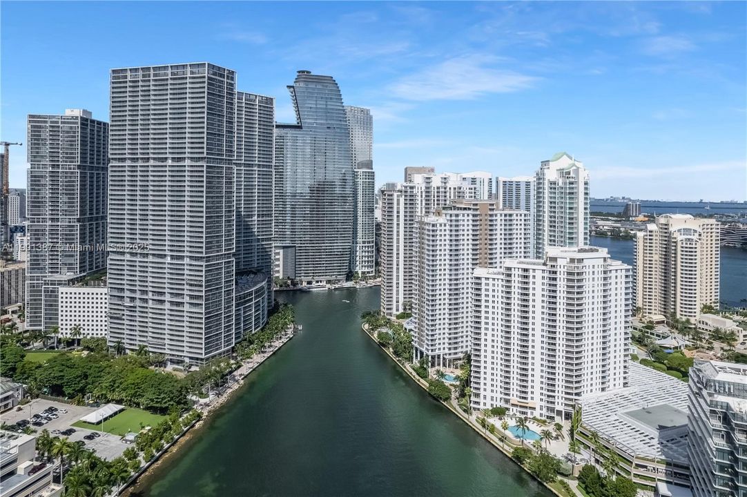 For Sale: $1,590,000 (2 beds, 2 baths, 1654 Square Feet)