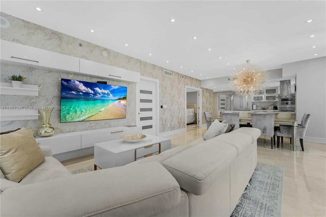 For Sale: $1,590,000 (2 beds, 2 baths, 1654 Square Feet)