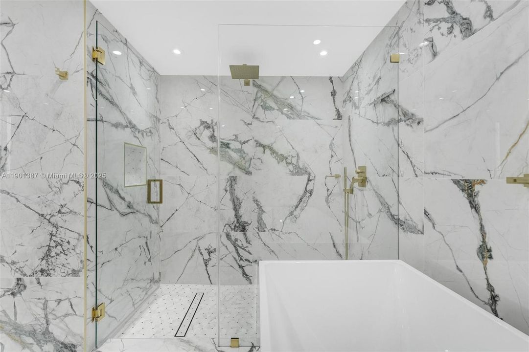 For Sale: $1,590,000 (2 beds, 2 baths, 1654 Square Feet)