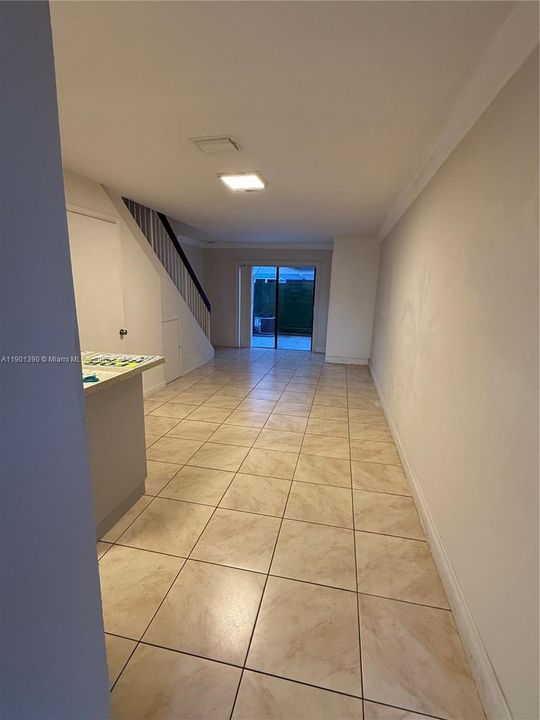 Active With Contract: $2,200 (2 beds, 1 baths, 823 Square Feet)