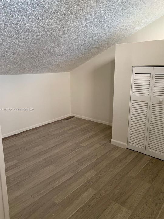Active With Contract: $2,200 (2 beds, 1 baths, 823 Square Feet)