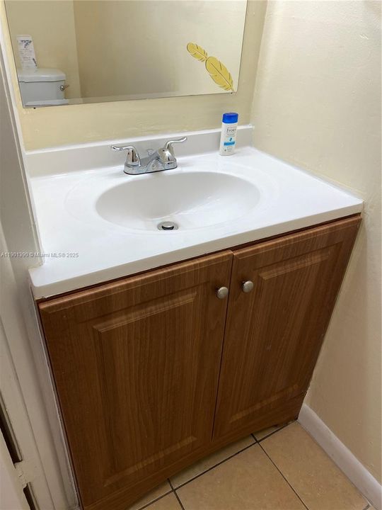 Active With Contract: $2,200 (2 beds, 1 baths, 823 Square Feet)