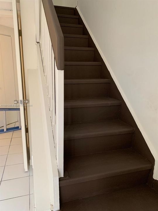 Active With Contract: $2,200 (2 beds, 1 baths, 823 Square Feet)