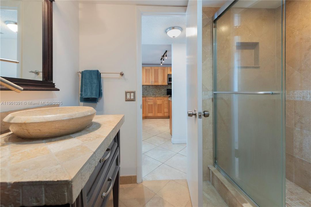 Recently Sold: $249,000 (2 beds, 2 baths, 1150 Square Feet)