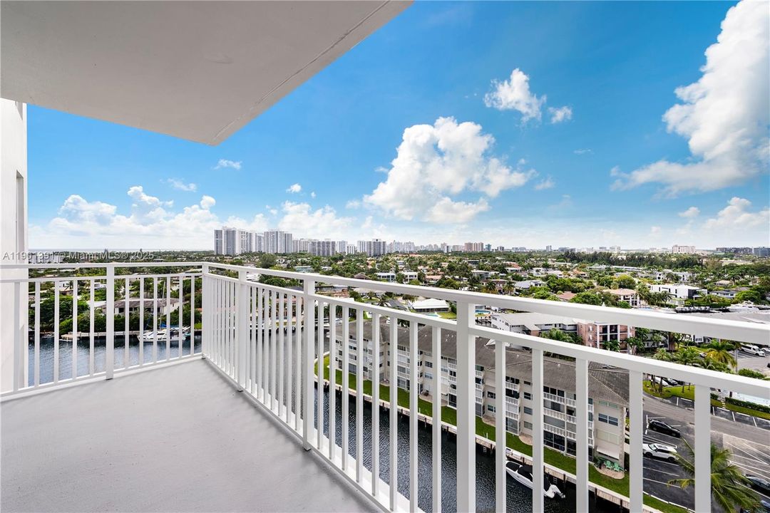 Recently Sold: $249,000 (2 beds, 2 baths, 1150 Square Feet)