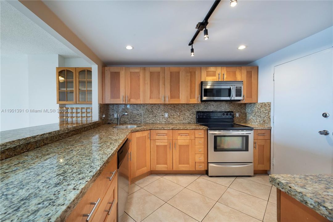 Recently Sold: $249,000 (2 beds, 2 baths, 1150 Square Feet)