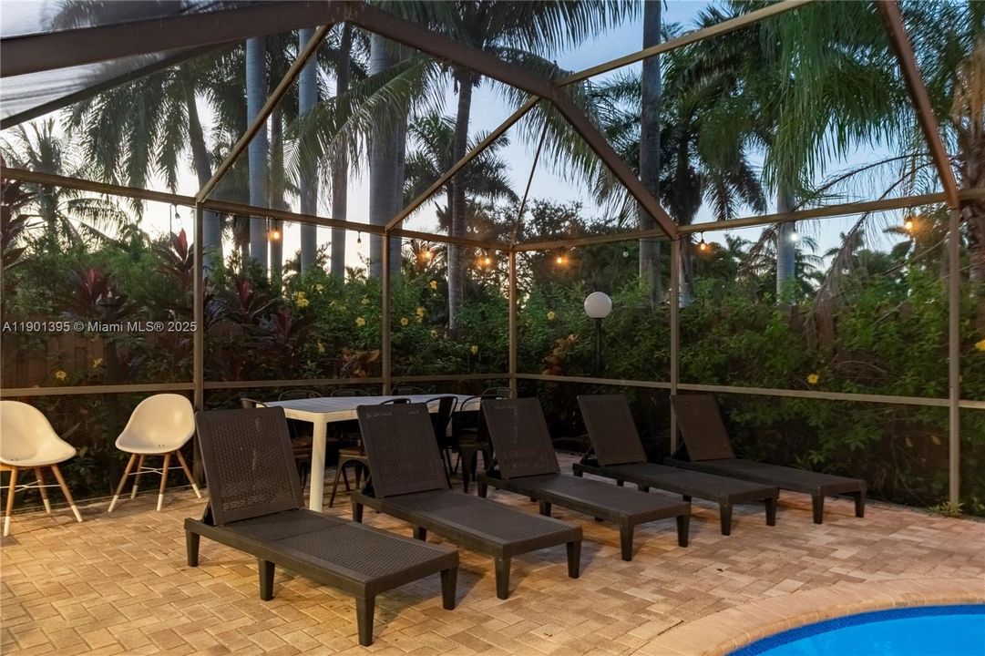 For Rent: $13,995 (8 beds, 4 baths, 3825 Square Feet)