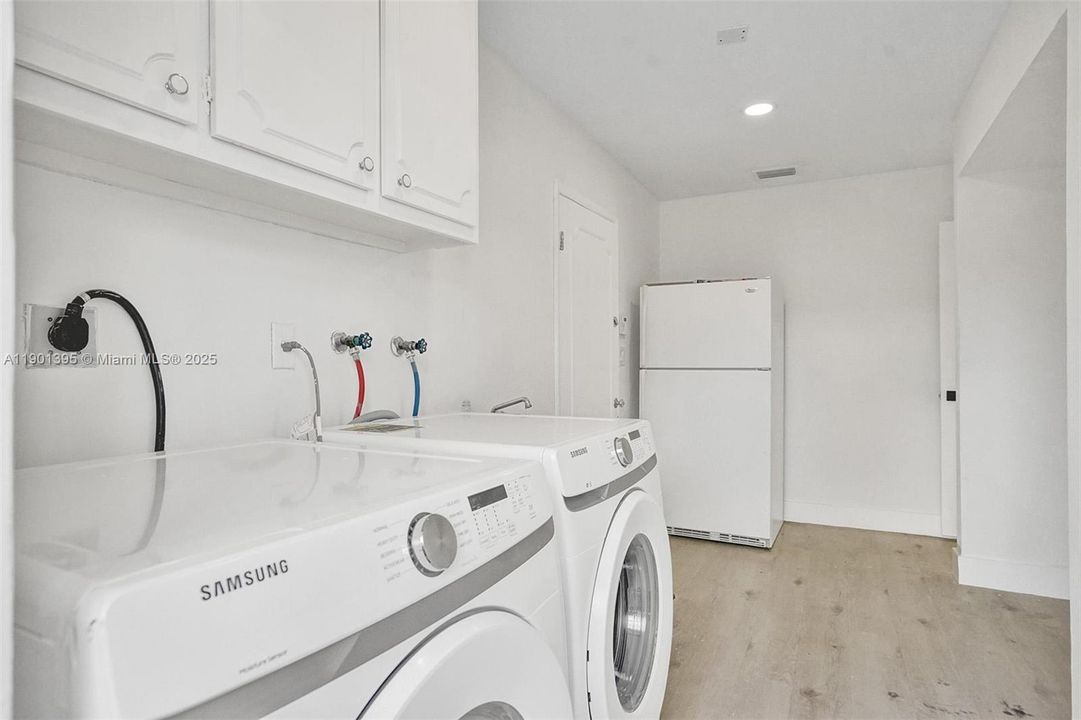 For Rent: $13,995 (8 beds, 4 baths, 3825 Square Feet)