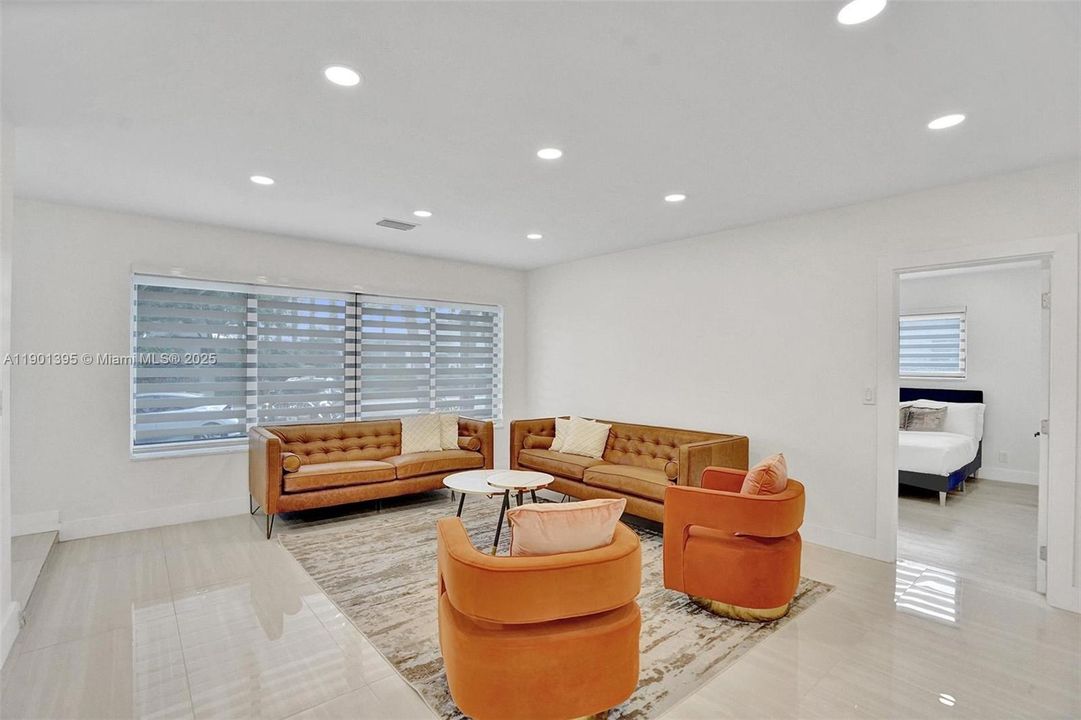 For Rent: $13,995 (8 beds, 4 baths, 3825 Square Feet)