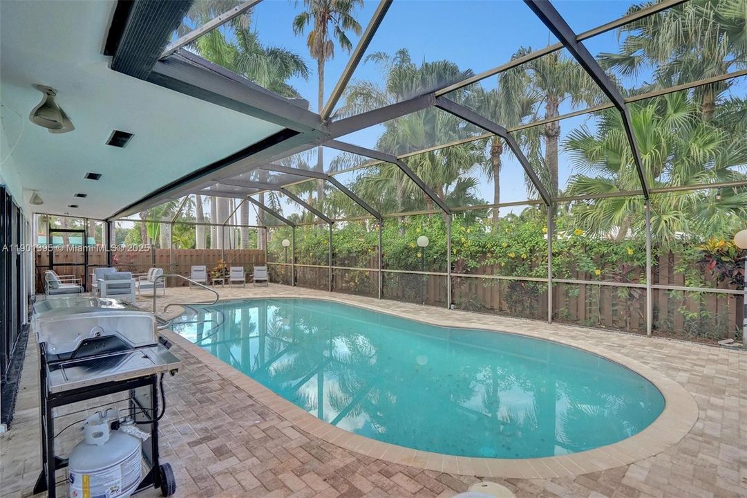 For Rent: $13,995 (8 beds, 4 baths, 3825 Square Feet)