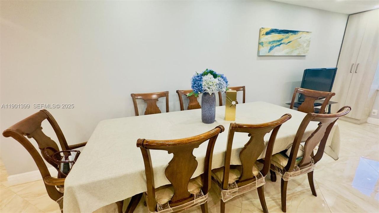 For Rent: $3,725 (3 beds, 2 baths, 1700 Square Feet)