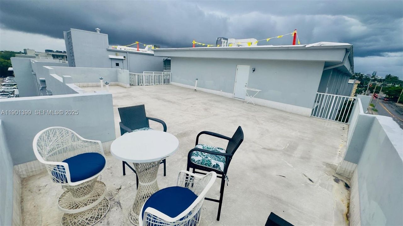 For Rent: $3,725 (3 beds, 2 baths, 1700 Square Feet)