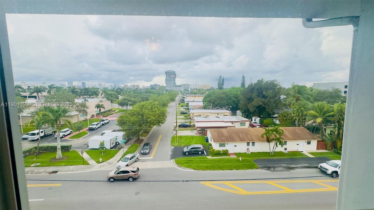 For Rent: $3,725 (3 beds, 2 baths, 1700 Square Feet)