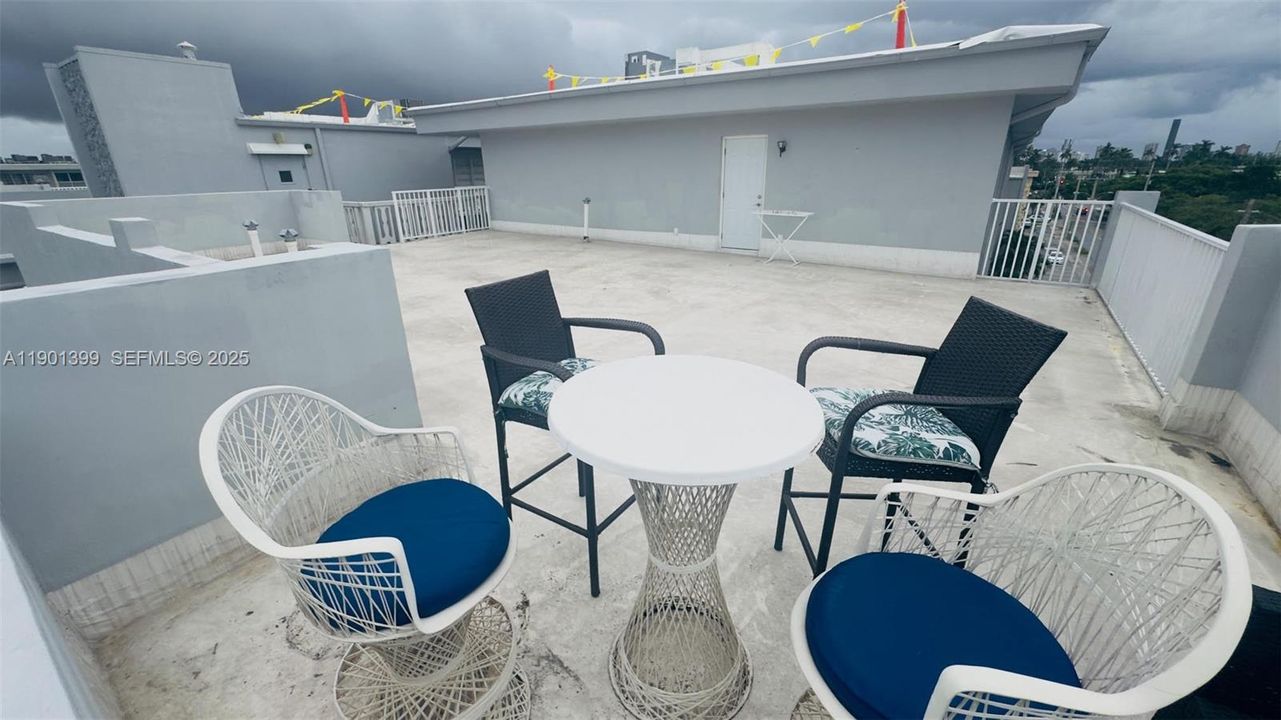 For Rent: $3,725 (3 beds, 2 baths, 1700 Square Feet)