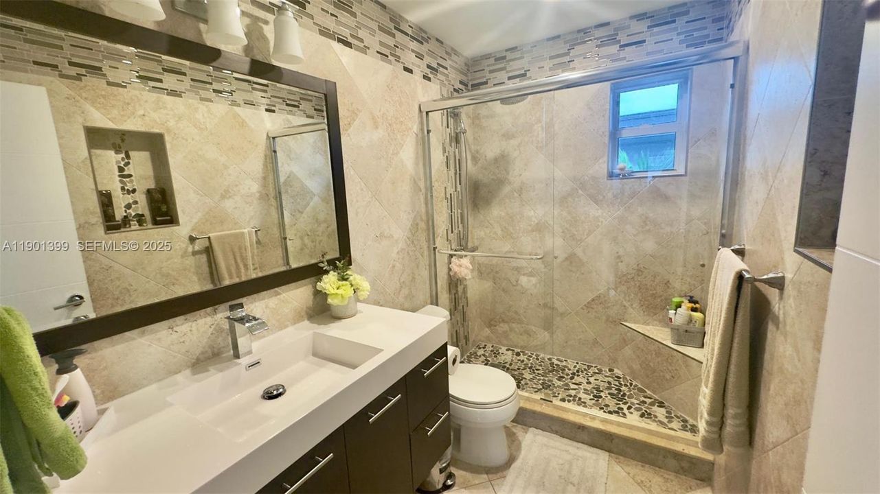 For Rent: $3,725 (3 beds, 2 baths, 1700 Square Feet)