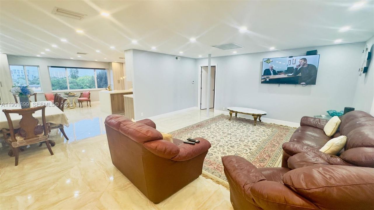 For Rent: $3,725 (3 beds, 2 baths, 1700 Square Feet)