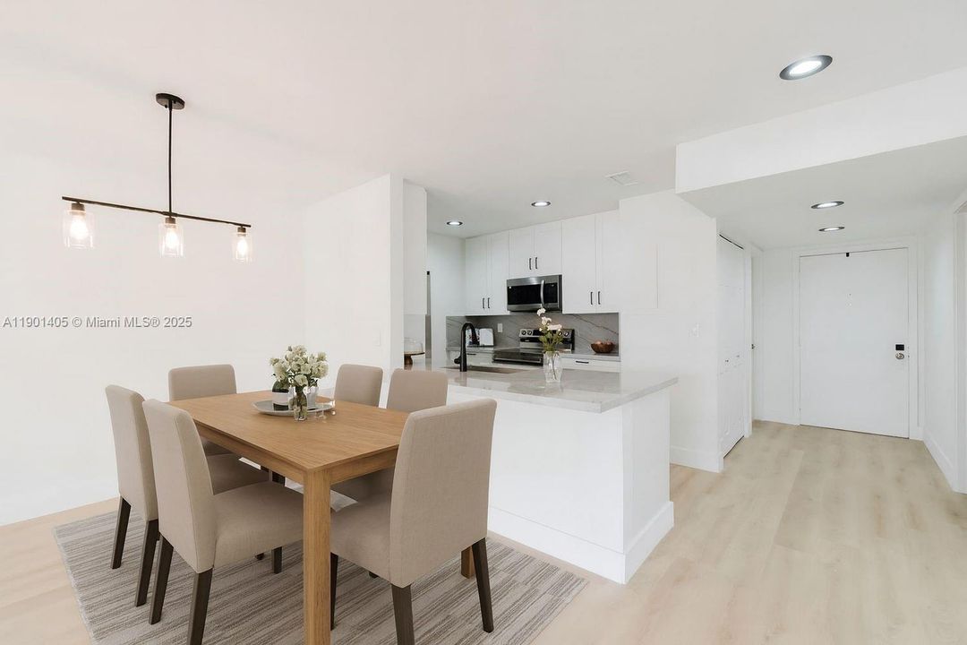 Recently Sold: $500,000 (2 beds, 2 baths, 1463 Square Feet)