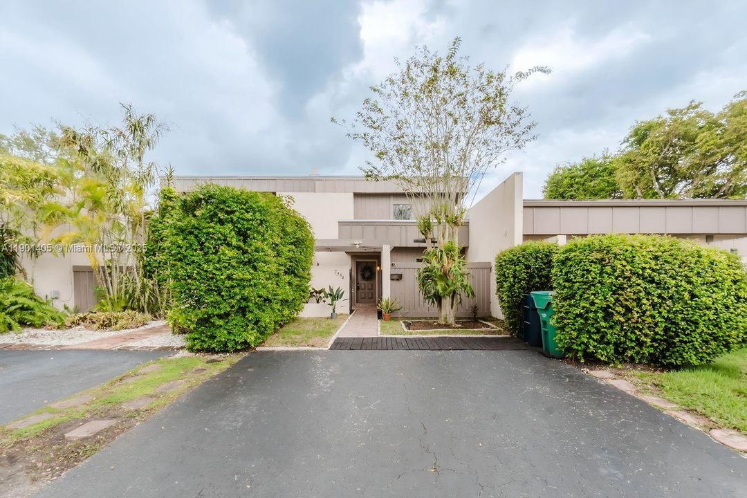 Recently Sold: $500,000 (2 beds, 2 baths, 1463 Square Feet)