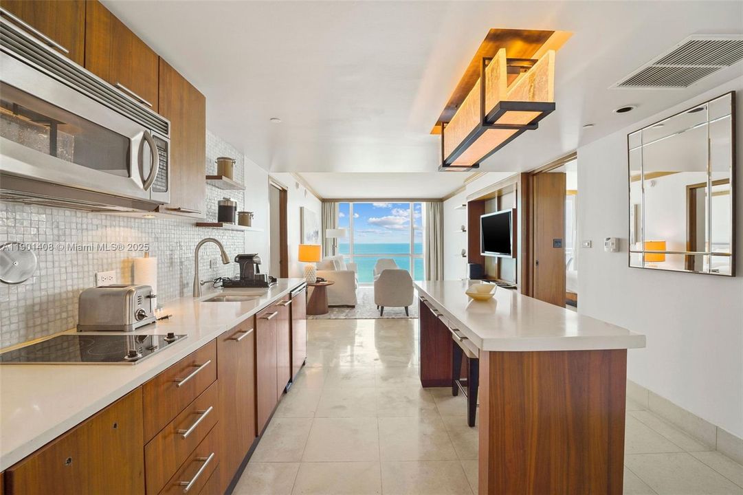 出租: $12,000 (2 贝兹, 2 浴室, 1285 平方英尺)