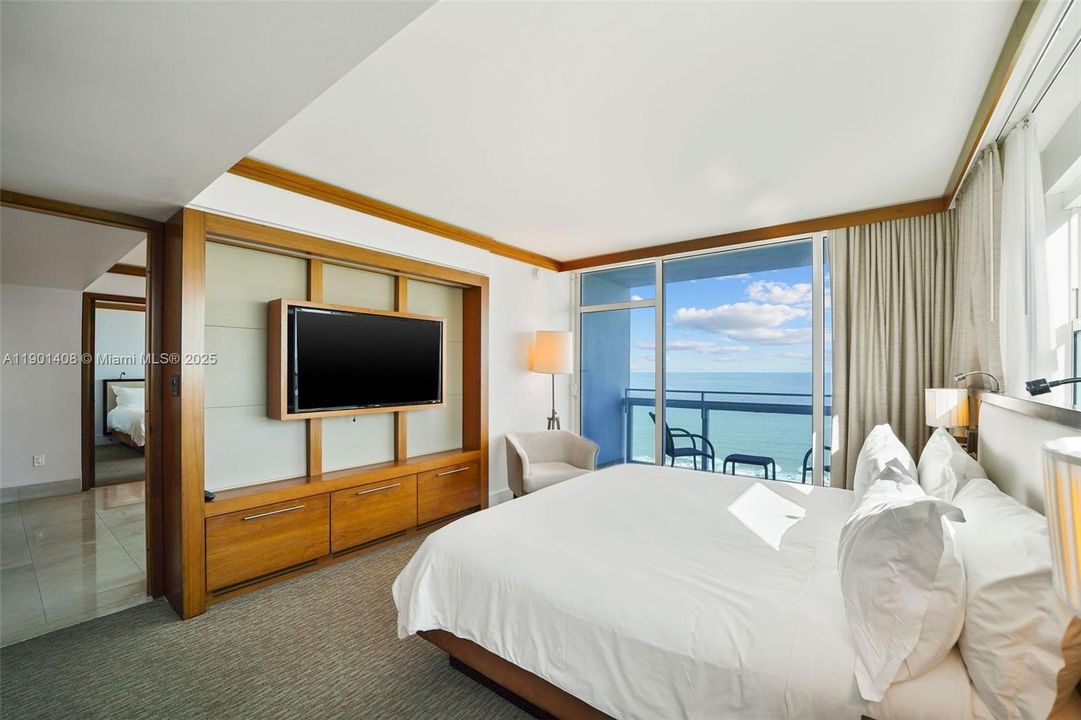 出租: $12,000 (2 贝兹, 2 浴室, 1285 平方英尺)