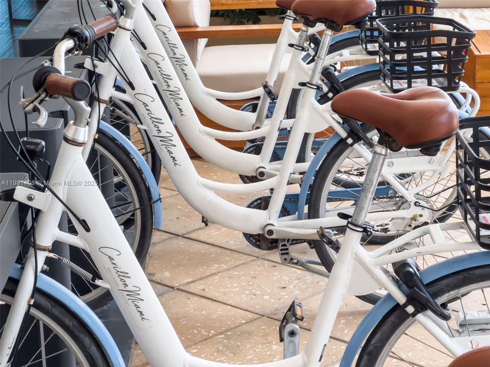 出租: $12,000 (2 贝兹, 2 浴室, 1285 平方英尺)