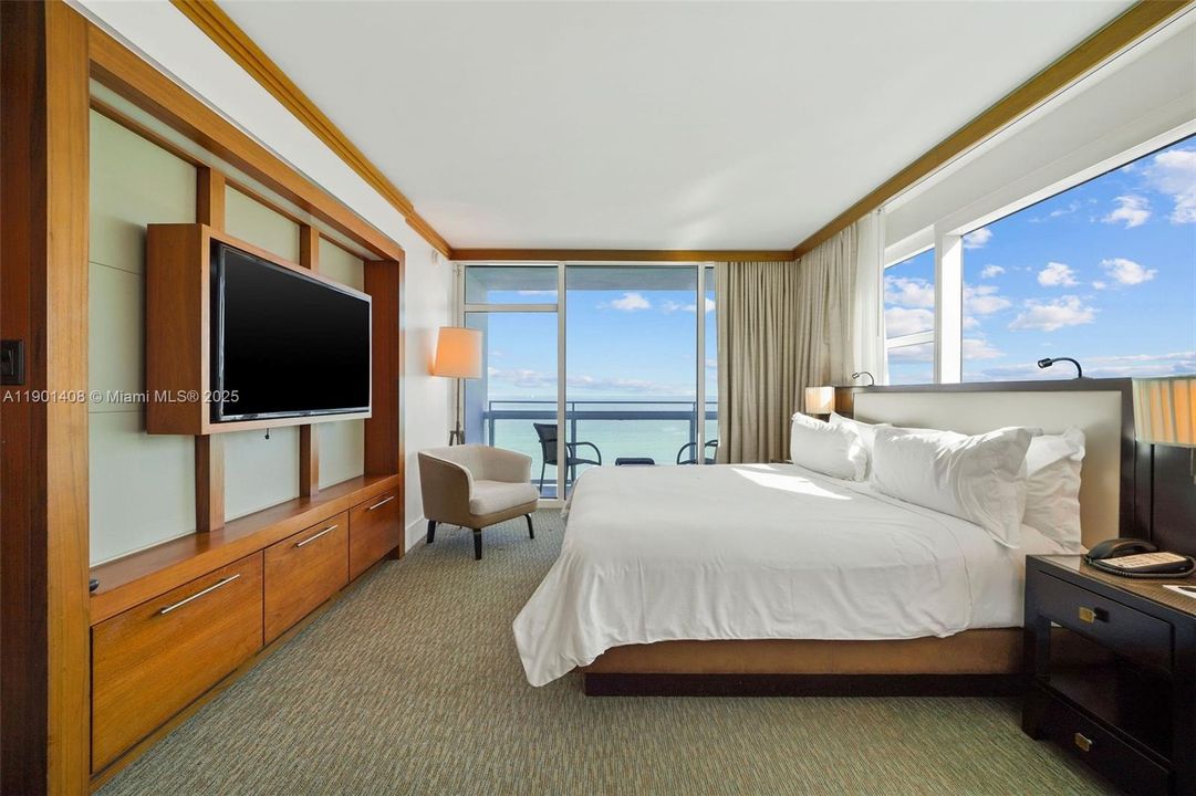 出租: $12,000 (2 贝兹, 2 浴室, 1285 平方英尺)