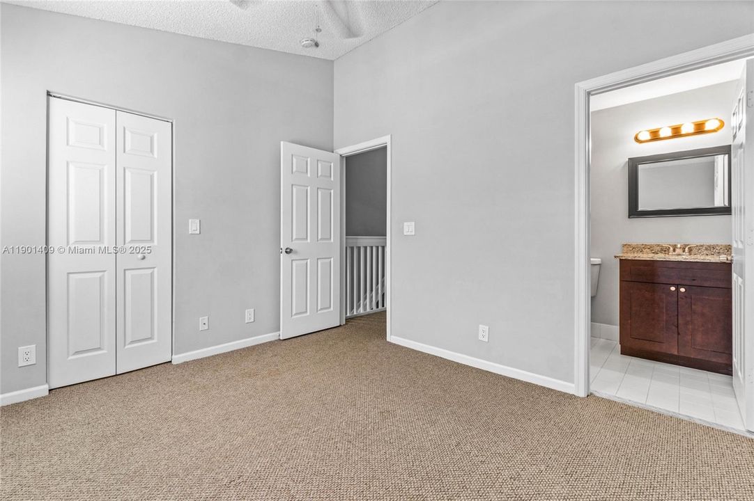 For Rent: $2,025 (2 beds, 2 baths, 1008 Square Feet)