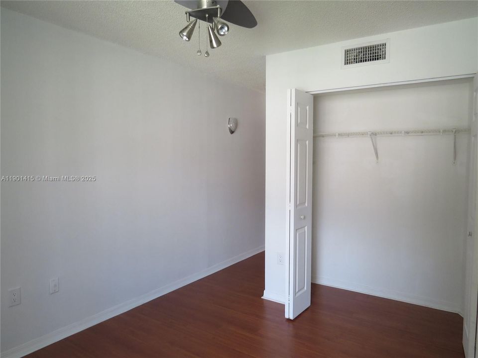 For Rent: $2,400 (2 beds, 2 baths, 1100 Square Feet)
