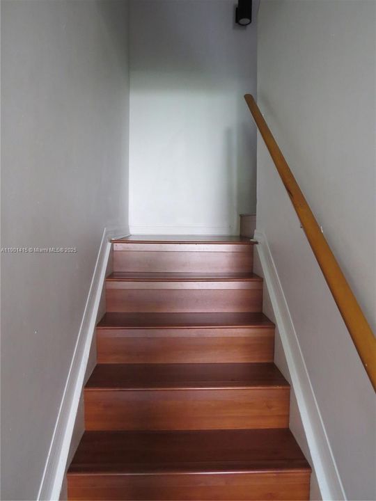 For Rent: $2,400 (2 beds, 2 baths, 1100 Square Feet)