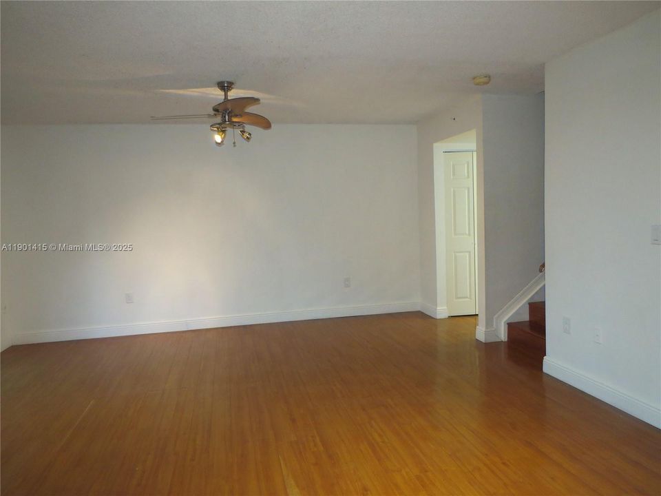 For Rent: $2,400 (2 beds, 2 baths, 1100 Square Feet)